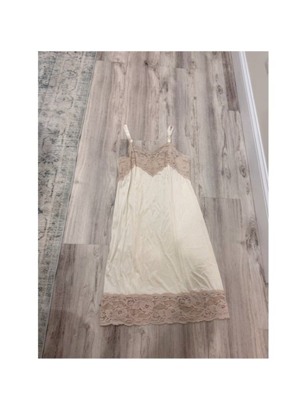 VINTAGE 70'S VANITY FAIR BLUSH BEIGE LACE DRESS/ LINGERIE SIZE LARGE